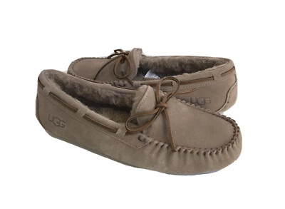 ZAPATILLA DE PIEL FORRADA DE PIEL DE OVEJA UGG DAKOTA CARIBÚ EE. UU. 11 / UE 42 / REINO UNIDO 9 Foto 1 de 4