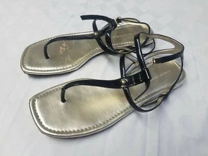 BANANA REPUBLIC PATENT LEATHER FLAT THONG SANDALS SIZE 7M - Picture 1 of 7