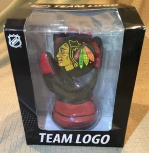 Chicago Blackhawks Team Logo Hockey Glove/Hand - Picture 1 of 4