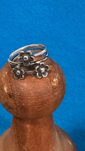 James Avery Sterling Silver Stacked Band 3 Flowers Size 6.5 - RETIRED DESIGN - Picture 1 of 4