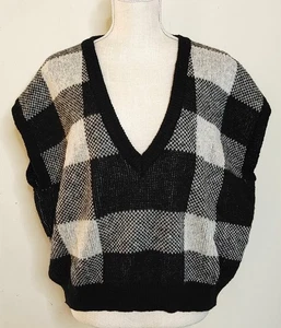 Vintage Wool Sweater Vest Koret Black White Womens sz 40/20W Acrylic Wool blend - Picture 1 of 7