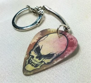 Skull Guitar Pick Keychain - Picture 1 of 3