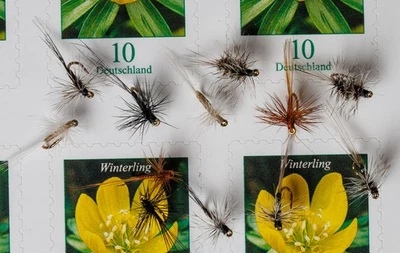 Fliegentom Sortiment mit Mücken - Trockenfliegen  - Bild 1 von 4