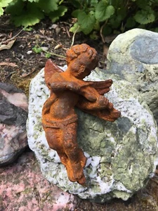 5 1/4" winzig & ROSTIG antiker Gartenengel spielt Geige für Pflanzgefäß ~ Kunst ~ Bonsai ~ - Bild 1 von 12