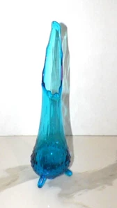 VINTAGE LE SMITH PEACOCK BLUE GLASS 3 LEG SWUNG VASE 13 1/4" HOBNAIL BOTTOM - Picture 1 of 8