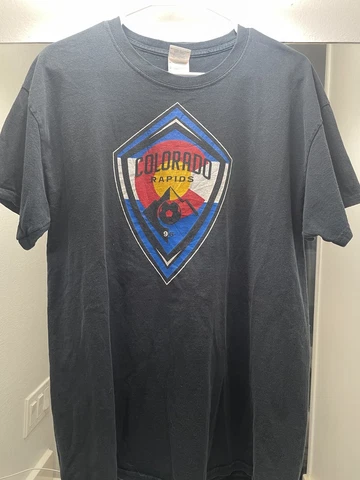 VINTAGE Colorado Rapids Shirt Size Large Black Flag Tee MLS Soccer Futbol Cover