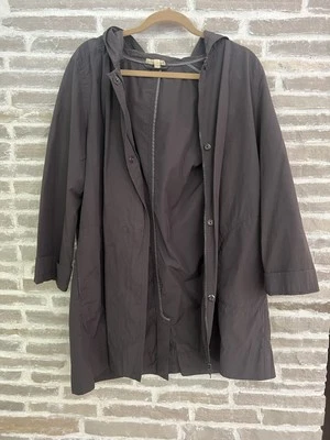 Chaqueta ligera con capucha EILEEN FISHER Anorak en gris oscuro L Foto 1 de 4