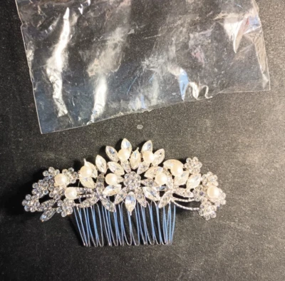 Bridal Hair Comb - Image 1 of 4