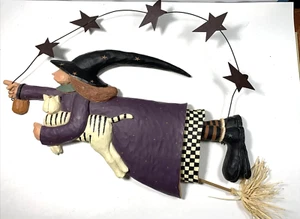Fliegende Hexe 26" Wandrelief von Williraye Besen Katze Sterne Halloween WW6022 - Bild 1 von 12