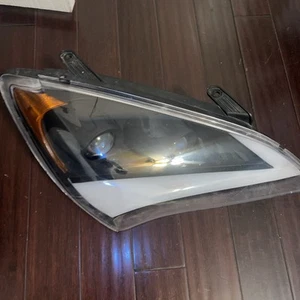 2010 - 2012 Hyundai Genesis Coupe Right Passenger Headlight - Picture 1 of 7