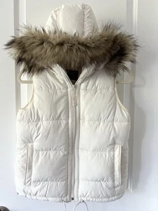 Abercrombie & Fitch Fur Hood Fleece Lined Puffer Vest | White | Size XS - Picture 1 of 8