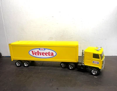 ERTL Kraft Velveeta Cheese Semi Truck/ Trailer Die Cast,  1/16 scale - Image 1 of 4