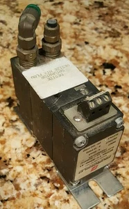 FAIRCHILD TT6000-41 PNEUMATIC PRESSURE TRANSDUCER 3-15 PSIG  $129 - Picture 1 of 2