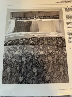 Ralph Lauren Avery Floral Gray Chrysanthemum King Duvet Cover - Image 1 of 4