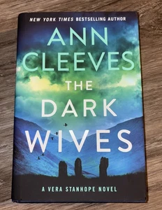 The Dark Wives: A Vera Stanhope Novel (Vera Stanhope, 11) by Ann Cleeves (HC) - Picture 1 of 4