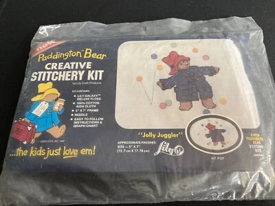 Kit de costura creativa Paddington Bear LILY Jolly Juggler 5"x7" acabado nuevo Foto 1 de 2