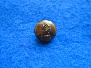 ROYAL ARMOURED CORPS/RAC OFFICERS 19MM BRASS BUTTON, PITT & CO - Picture 1 of 3