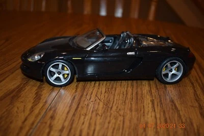 Maisto Premiere Edition # 36622 Porsche CARRERA GT negro - escala 1:18   Foto 1 de 4