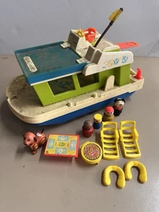 Vintage 1972 Fisher Price Little People Play Family Happy Houseboat, People - Picture 1 of 4