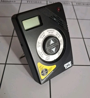 Metrónomo de cuarzo Qwik Time 2007 probado funciona, así que funciona. ¡Excelente estado! Foto 1 de 4