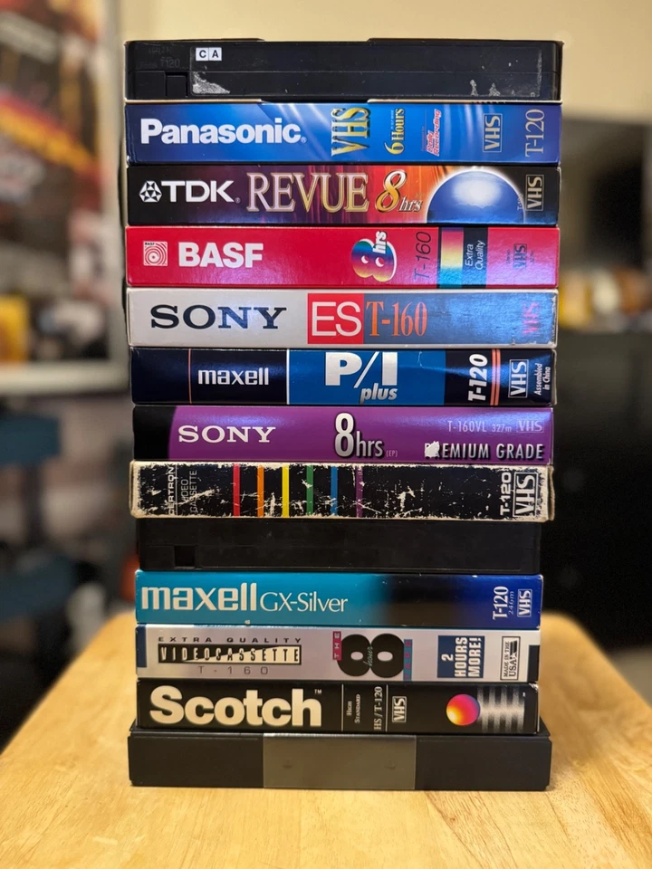 Лот из 13 б/у видеокассет VHS - различные бренды - Изображение 1 из 1