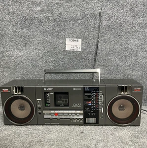 Sharp Vintage 🎵 QT‐37 BoomBox – Registratore a nastro stereo AM/FM, altoparlante bordo libero - Foto 1 di 14