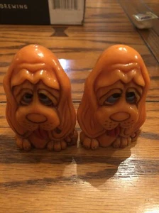 Adorable Vintage Basset Hound Dog Puppy Salt and Pepper Shakers orange plastic - Picture 1 of 5