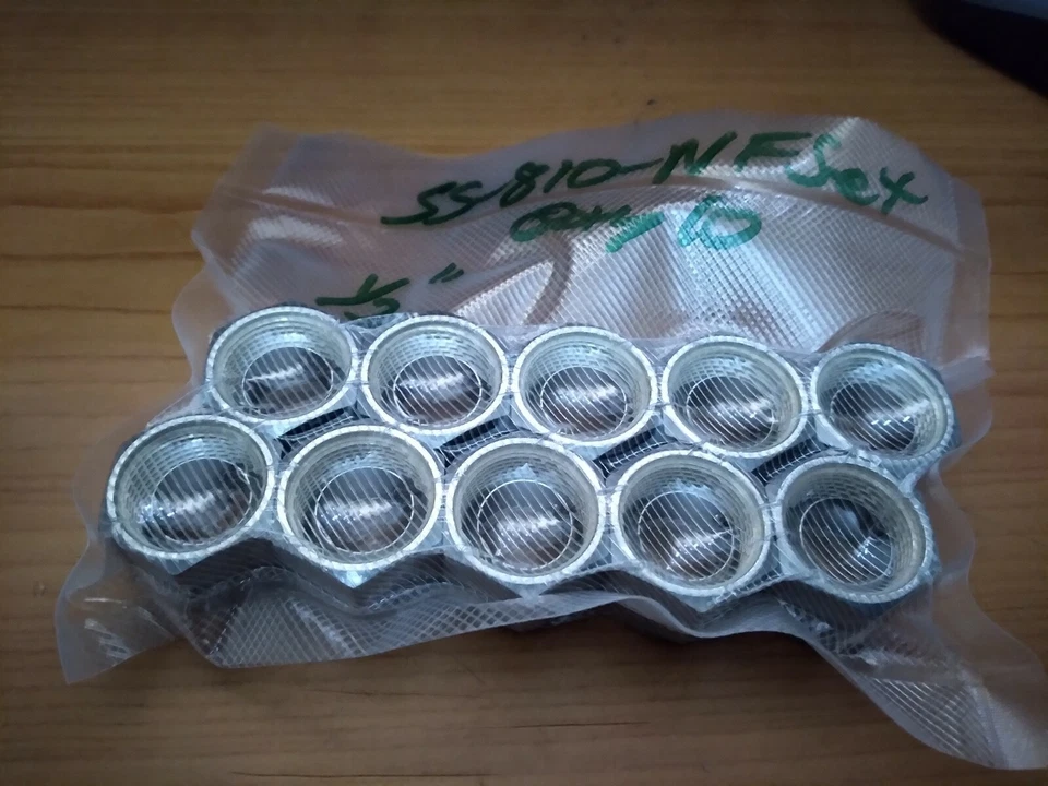 Swagelok SS-812-1, SS-813-1 ,SS-814-1 1/2" Nut + ferrules Pack of 10 - Image 1 of 1