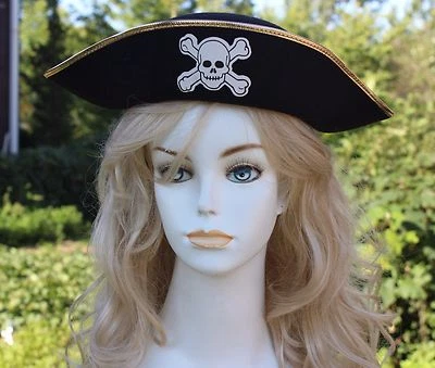 NUEVO SOMBRERO TRI-MAÍZ PIRATA NEGRO Y DORADO PERMALUX - CON CALAVERA Y HUESOS CRUZADOS - GRANDE Foto 1 de 4