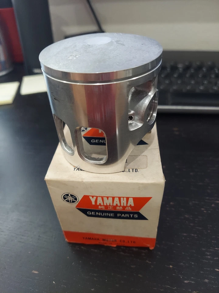 1L8-11635-01 yamaha yz175 .25 piston n.o.s. bin 2-7-5 - Изображение 1 из 1