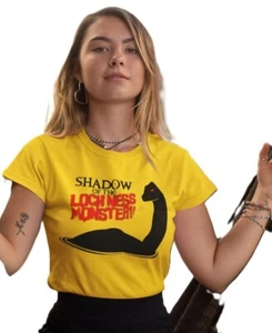 Shadow of the Loch Ness Monster Shirt, tshirt, poster film vintage monster shirt - Foto 1 di 4