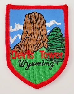DEVILS TOWER Patch National Monument Wyoming Rock Formation 1980s - Vintage - Picture 1 of 2