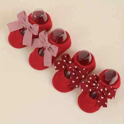 2 Pairs of Ultra-Soft Princess Heart Bow Socks for Baby Girls - 0-6 Months - Image 1 of 4