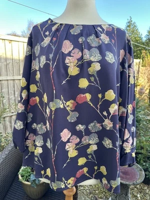 Stunning White Stuff Top Women's Purple Floral 3/4 Sleeve Pleat Neck Size 20 - image 1 of 4