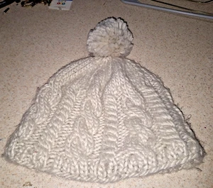 Gorro de invierno forrado de vellón tejido con cable The North Face crema OSFM - Imagen 1 de 3