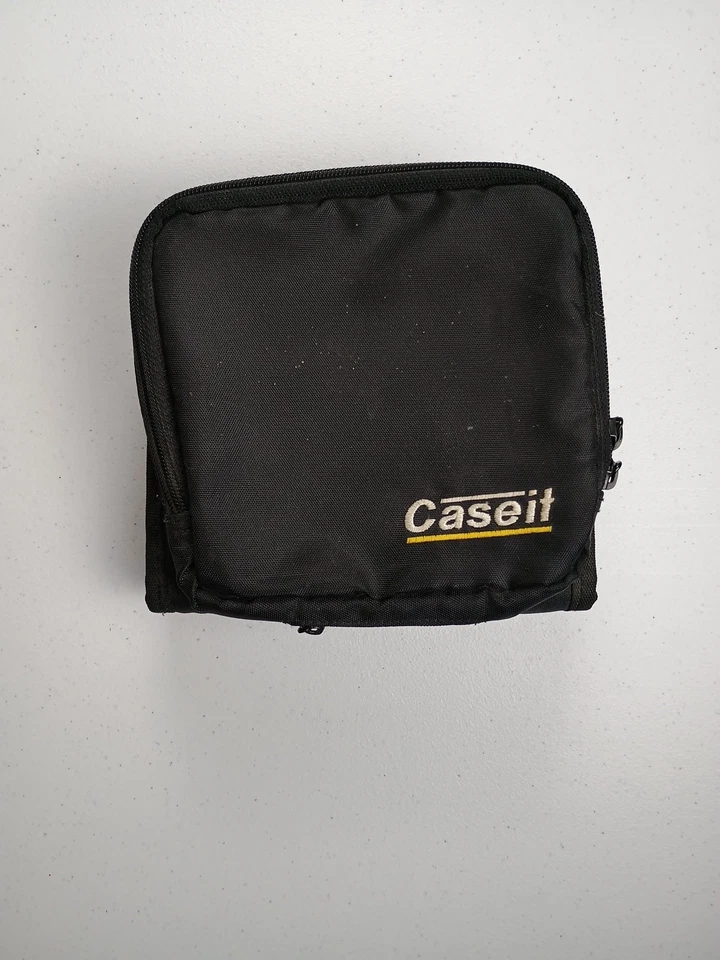 case it cd Player And case holder. 26 CDs,Y2K - Image 1 of 4