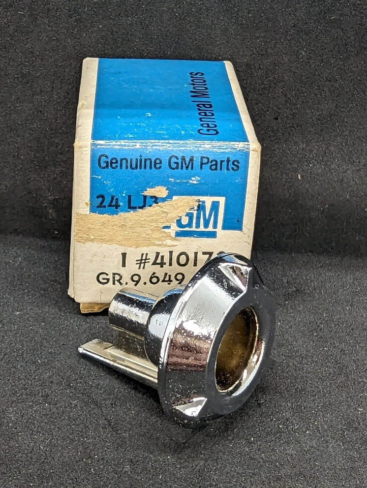 Nuevo de Lote Antiguo 1973 1974 1975 Oldsmobile Cutlass Delta 88 98 Radio Control Maniquí Foto 1 de 4