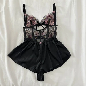 NEW For Love & Lemons Black Clara Floral Babydoll Lingerie Romper Size XXS - Picture 1 of 6