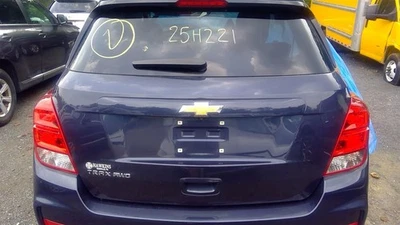 Used Deck Lid fits: 2019 Chevrolet Trax privacy tint opt AKO w/rear view camera Foto 1 de 4
