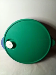 Tupperware Divided Dinner Lunch Container 3 Sections Vented Lid 3284A-1 - Picture 1 of 7