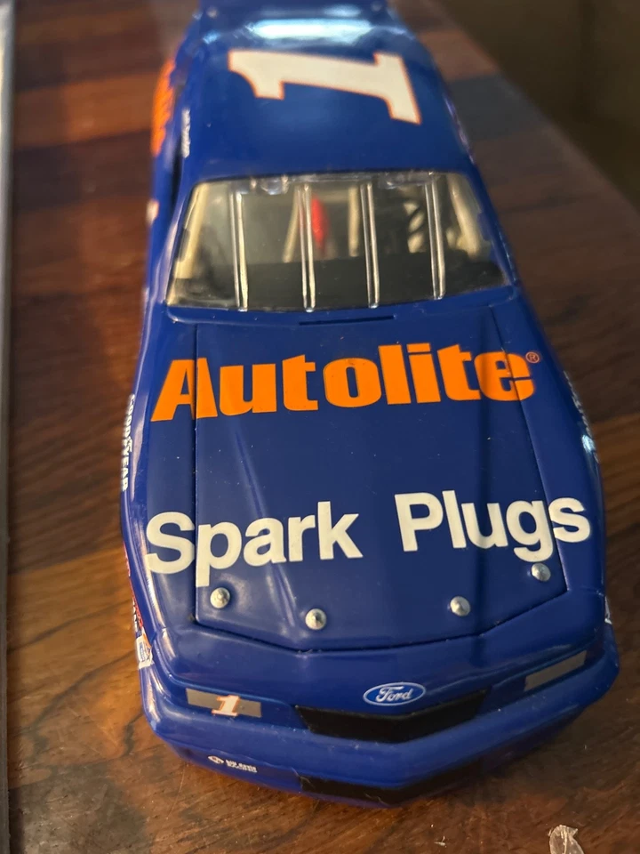 jeff gordon #1 thunderbird die cast car - Image 1 of 4