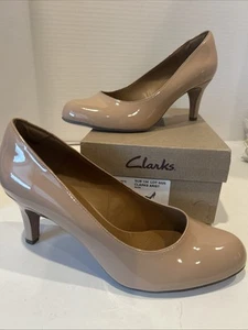Clarks Collection Soft Cushion Comfort Nude Patent Leather Pumps/ Heels 9W New - Picture 1 of 11