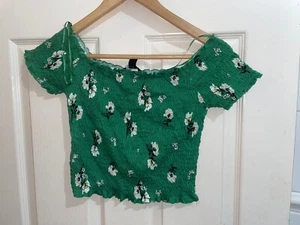 New Look Womens UK Size 12 Green Floral Pattern Cropped Cap Sleeved Top (EX) - Picture 1 of 1