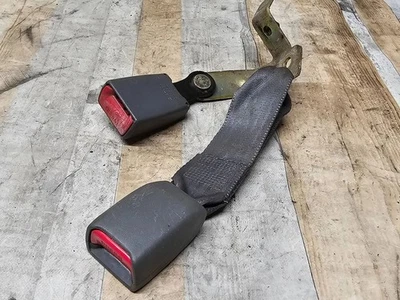 Lexus ES 250 - 300 - 330 1997 Left rear Rear seat belt buckle C033402 SMI80595 - Imagem 1 de 4