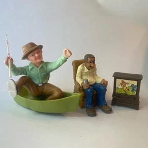Silla de colección años 70 Wilton Cake Topper Old Man Cerveza TV Pescador Barco Hong Kong - Imagen 1 de 15