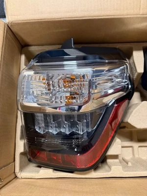 Luz trasera LED del lado derecho del pasajero Toyota 4runner 2014-2024 OEM Foto 1 de 3