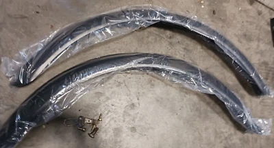 Jeep CJ 5 1978-86 6 7 4x4 brotes de rueda trasera (par) ¡¡Nuevo nunca usado!!! Foto 1 de 3