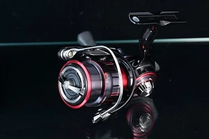 Daiwa 23 GEKKABIJIN LT2000S-H Spinning Reel [MINT] 1day Quick Free Shipping - Picture 1 of 16
