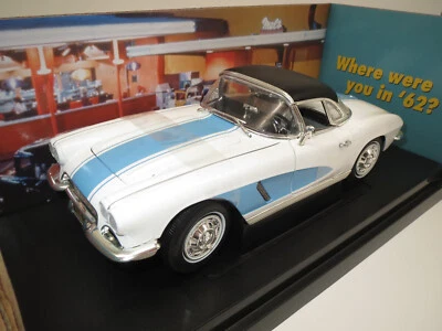 Ertl/American Muscle Chevrolet Corvette "1962" (blanco/azul) 1:18 ¡EMBALAJE ORIGINAL! - Imagen 1 de 4