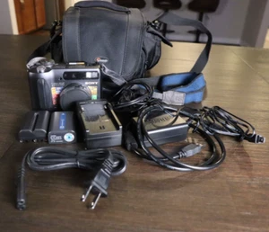 Sony Cyber-shot DSC-S85 4.1MP Retro Digital Camera Kit w/ Cables Tested - Picture 1 of 8